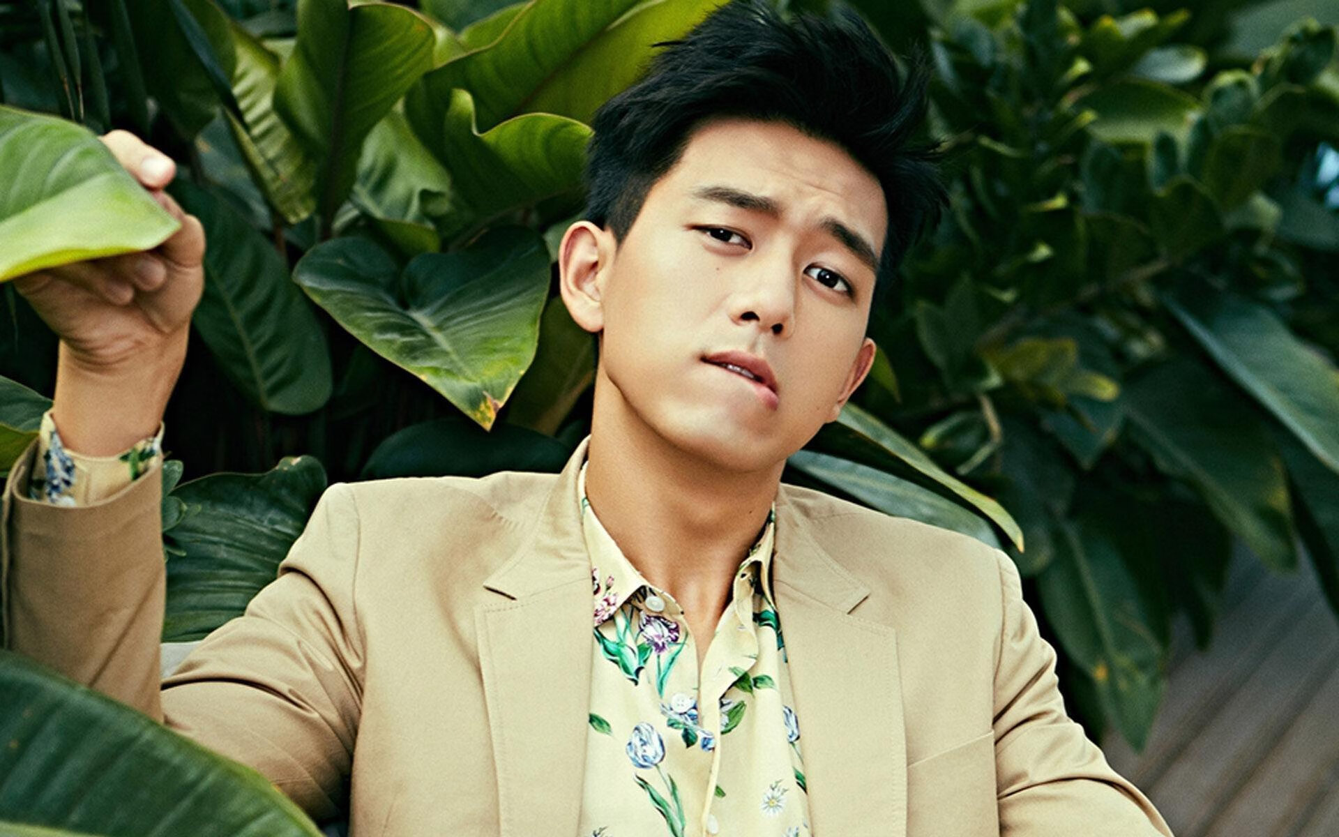 国际足球界聚焦：新一届国际足联主席竞选激烈进行，国际足联新成员