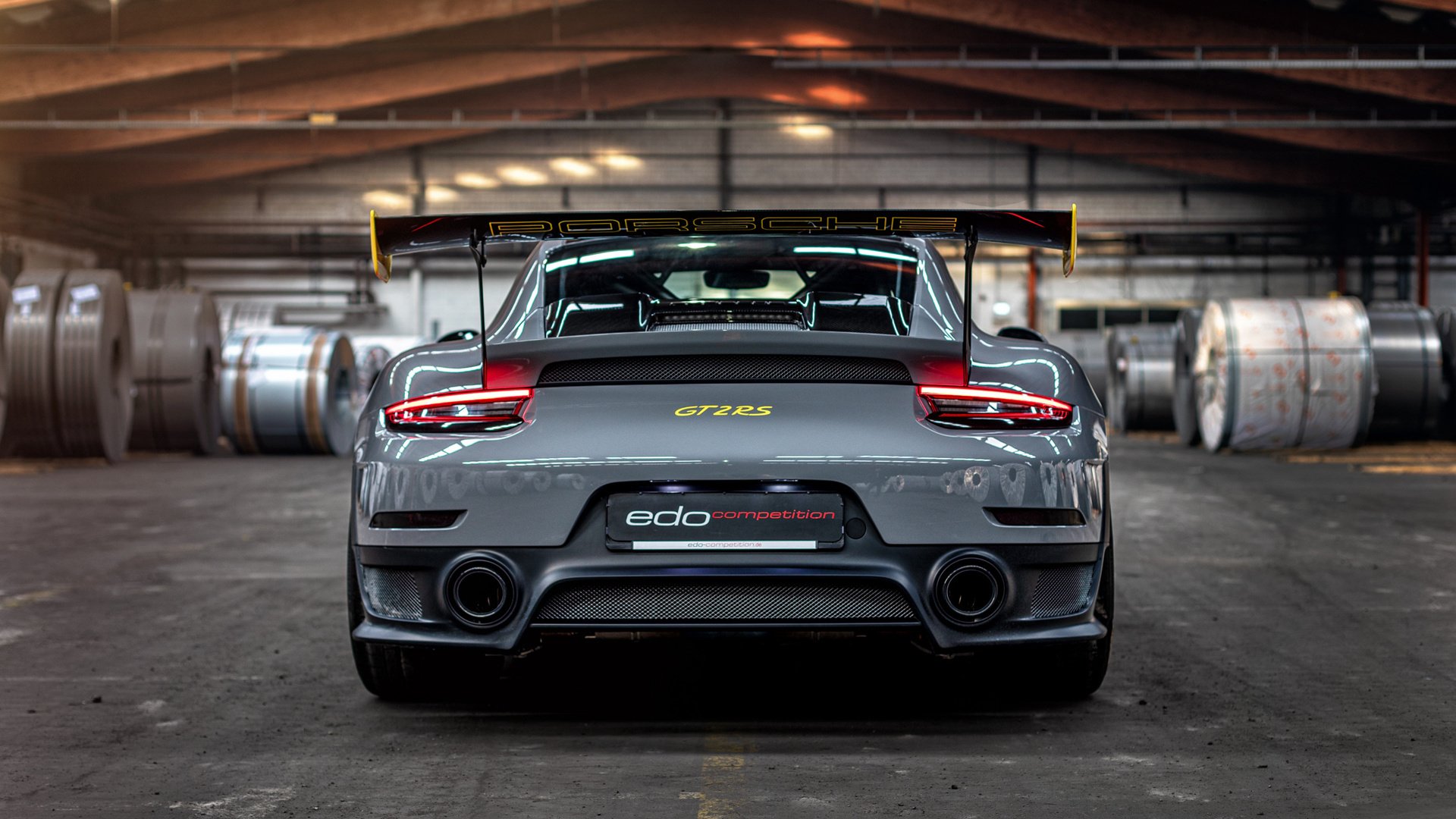 王楚钦登顶世界排名榜首振奋国乒，王楚钦参加世乒赛吗